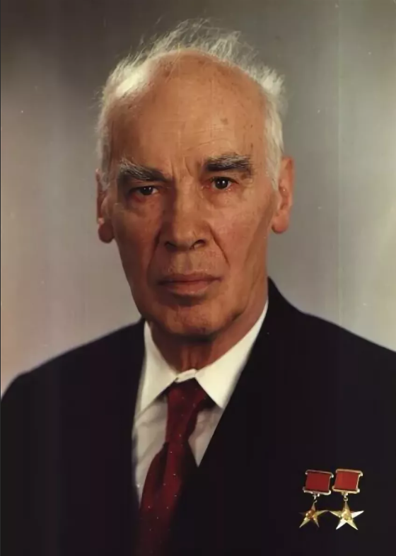 Isaac Konstantinovich Kikoin (Kushelevich)