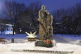 Monument «Shoulder to shoulder» in memory of the militia of the Rostokinsky district